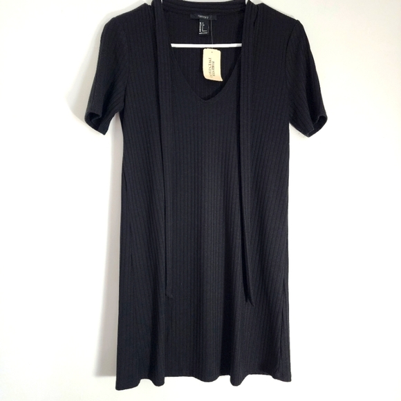 Forever 21 Dresses & Skirts - Black Ribbed Short Sleeve Dress Size small